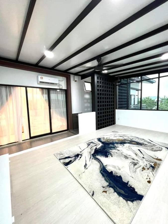 Faridz Homestay At Myra Saujana Kampong Simpang Empat Екстериор снимка