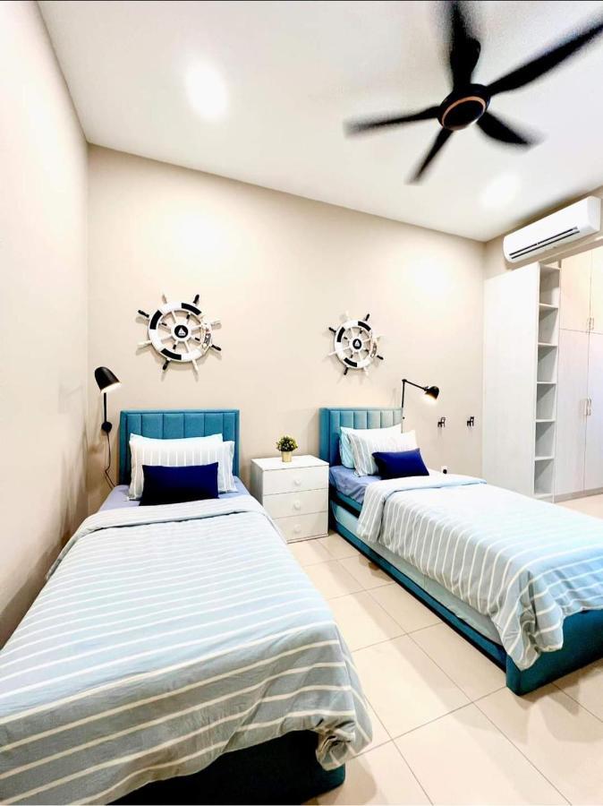 Faridz Homestay At Myra Saujana Kampong Simpang Empat Екстериор снимка